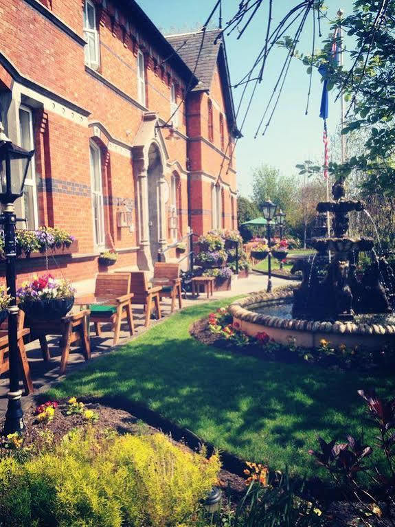 Scholars Townhouse Hotel 드로이다 외부 사진